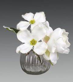 Композиция Белые цветы в вазочке 7х7х15 см
